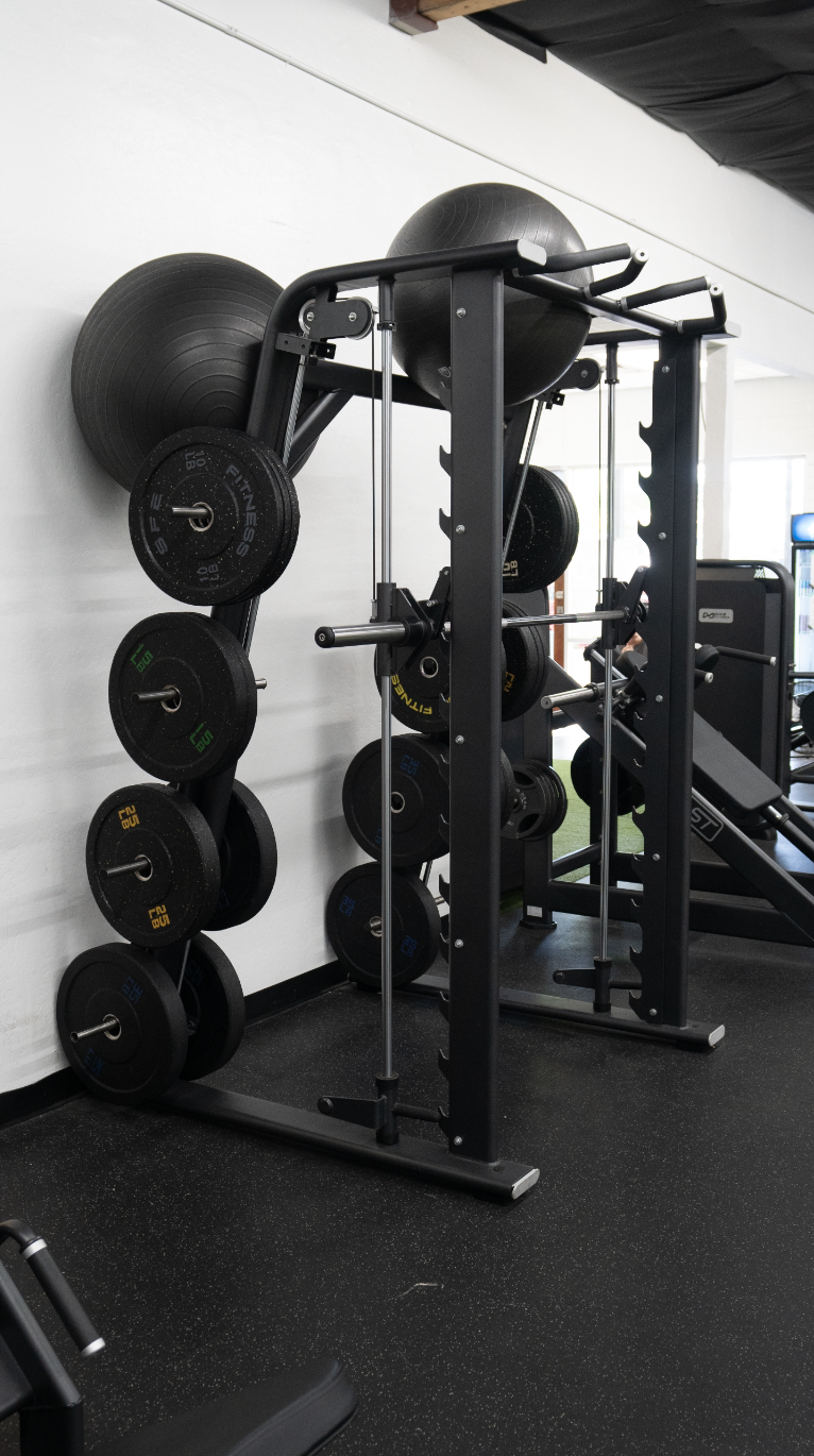 Plate storage and cable station at Trainr